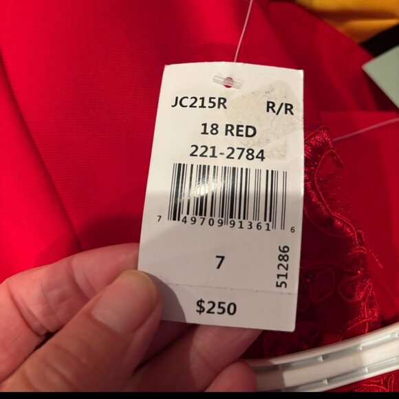 Red Prom Dress Size 7, brand new! - Picture 2 of 6